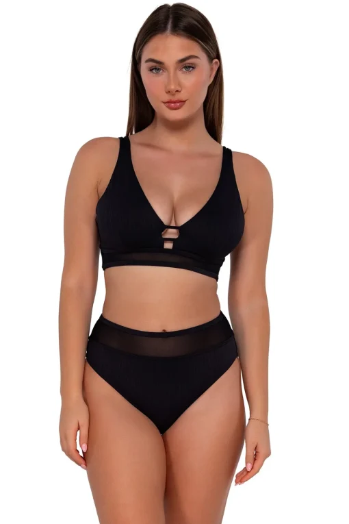 Sunsets Black Seagrass Texture Danica Top< Plus Size | Underwire