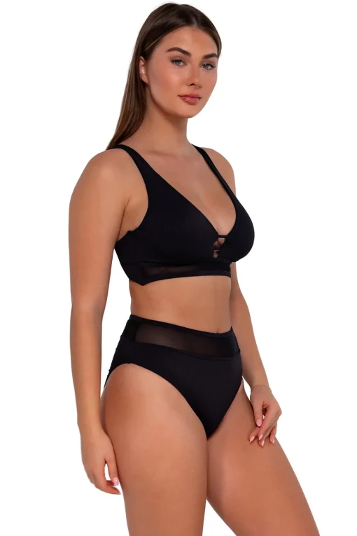 Sunsets Black Seagrass Texture Danica Top< Plus Size | Underwire
